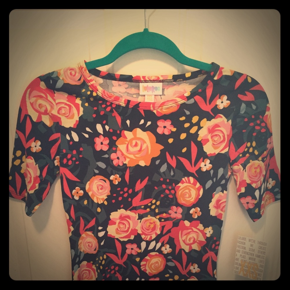 LuLaRoe XXS Gigi Shirt (Rose Floral)